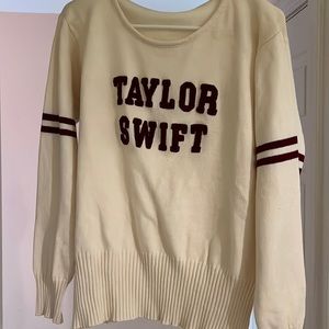 Official Taylor Swift Sweater. From Red Album. Size Medium.